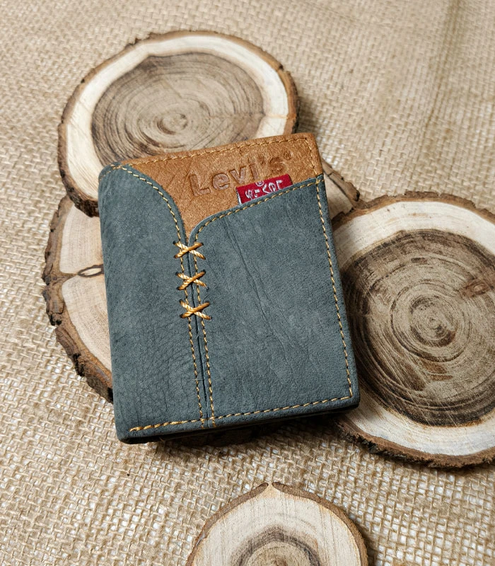 Levis D2 Levis Style Bifold Bulky Wallet - Image 1