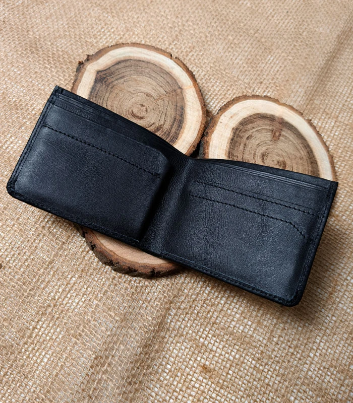 student signature black 1.2 Signature Minimal Leather Wallet - Image 2