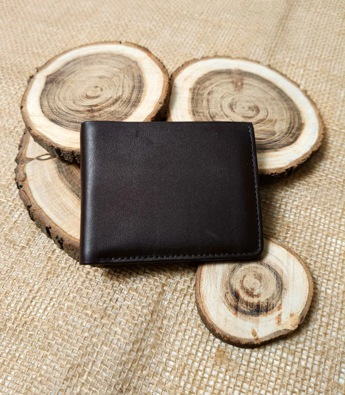 student signature brown 1 Signature Minimal Leather Wallet - Image 1