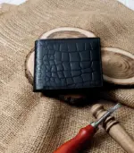 Classic Croc Leather Wallet – Premium Finish Crocodile Pattern