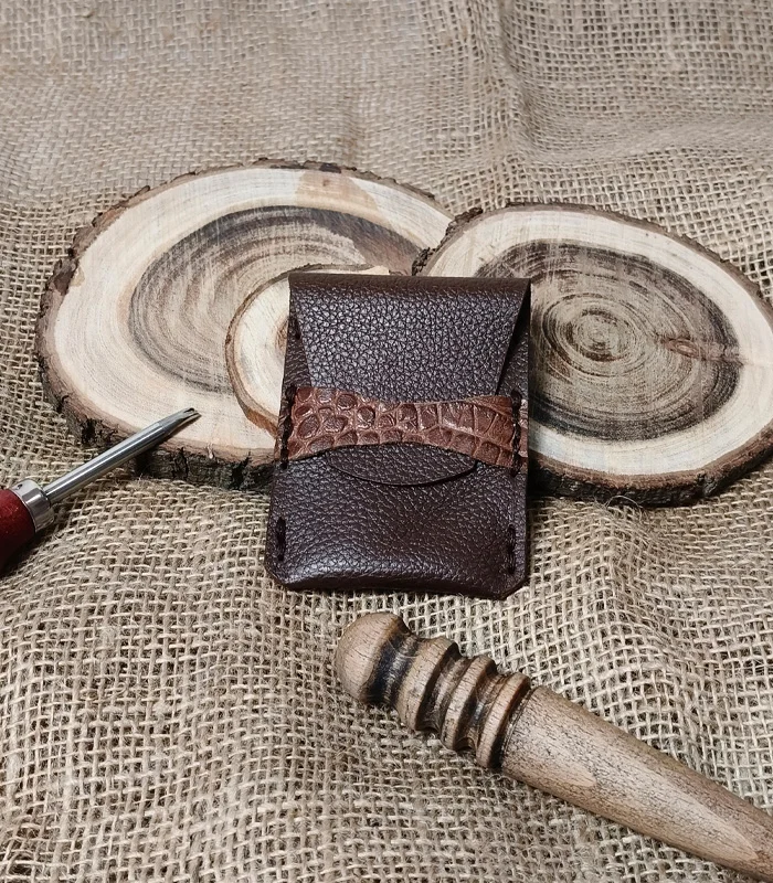 SC-HM-CH-Brown 1 Heritage Flap Croc – Premium Handmade Vertical Card Holder - Image 1